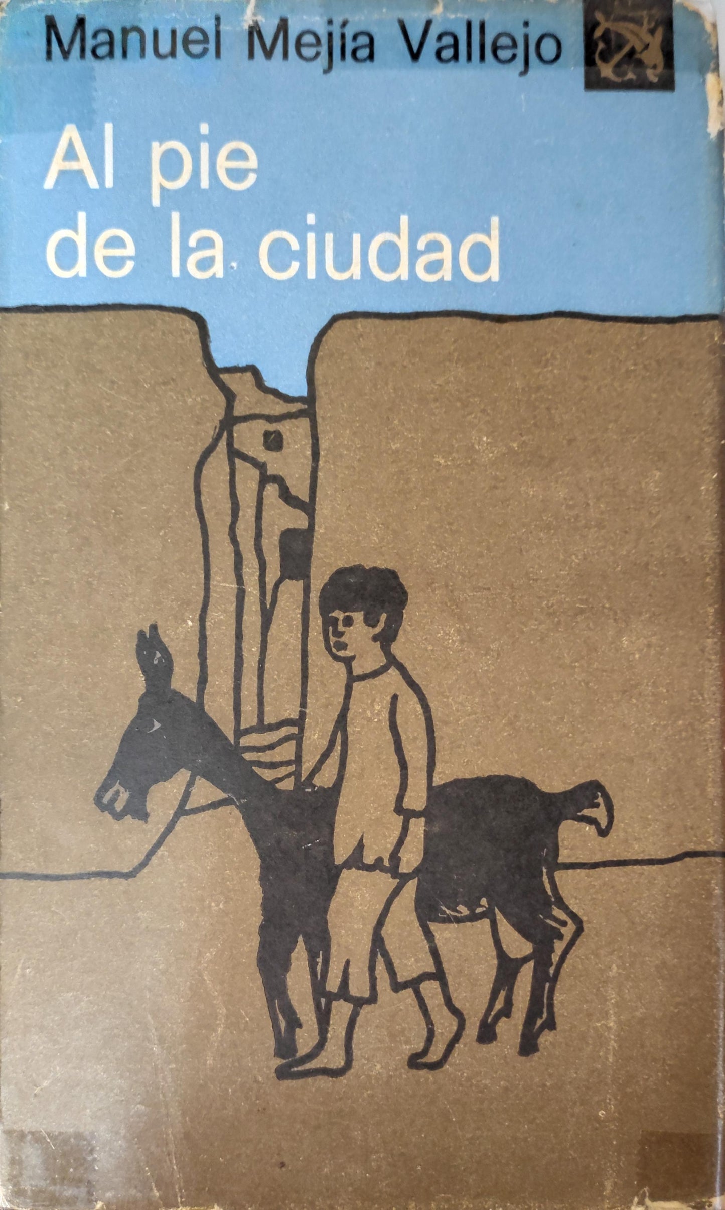 AL PIE DE LA CIUDAD