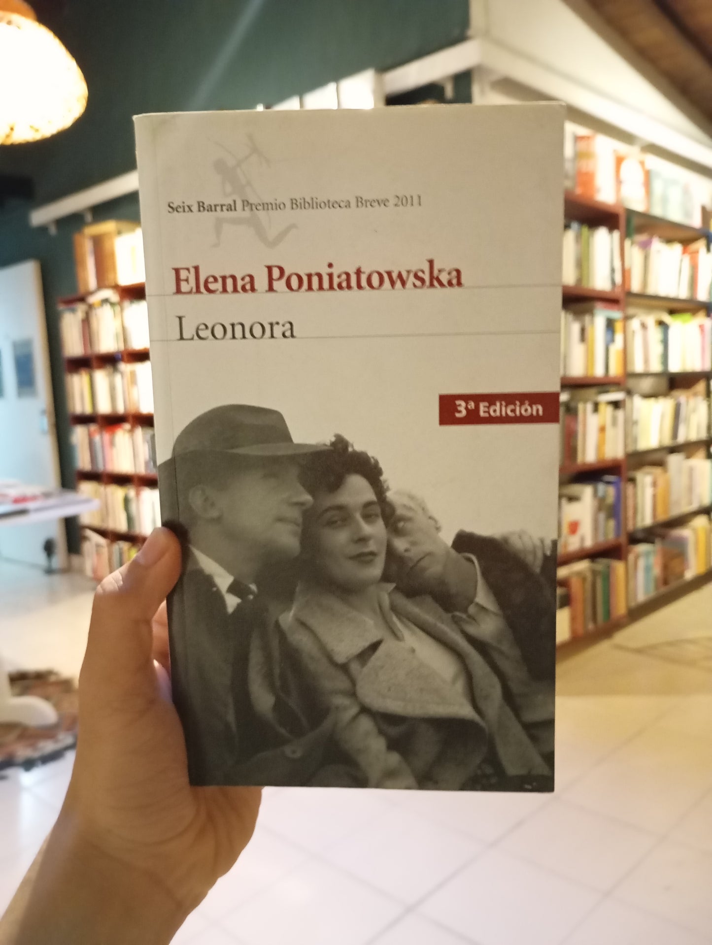 LEONORA - ELENA PONIATOWSKA
